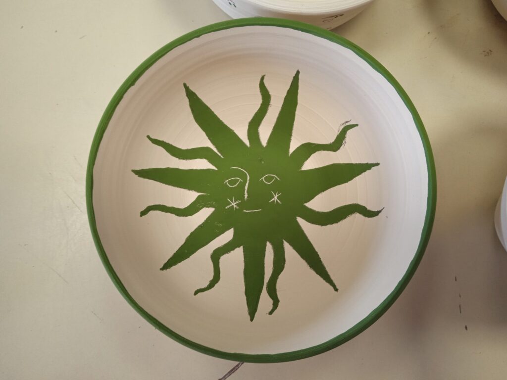 décor d'un bol réalisé lors d'un atelier décor