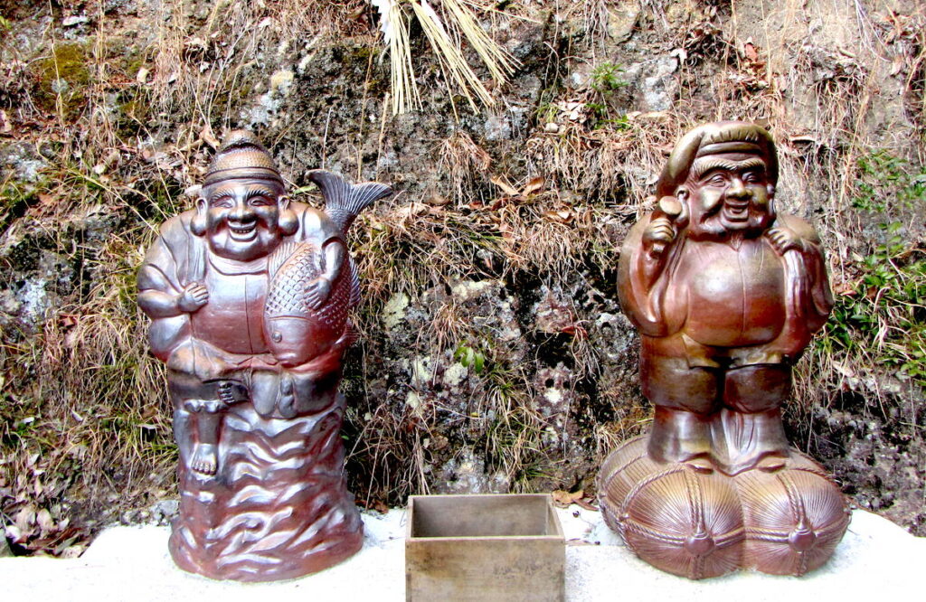 deux divinités porte-bonheur