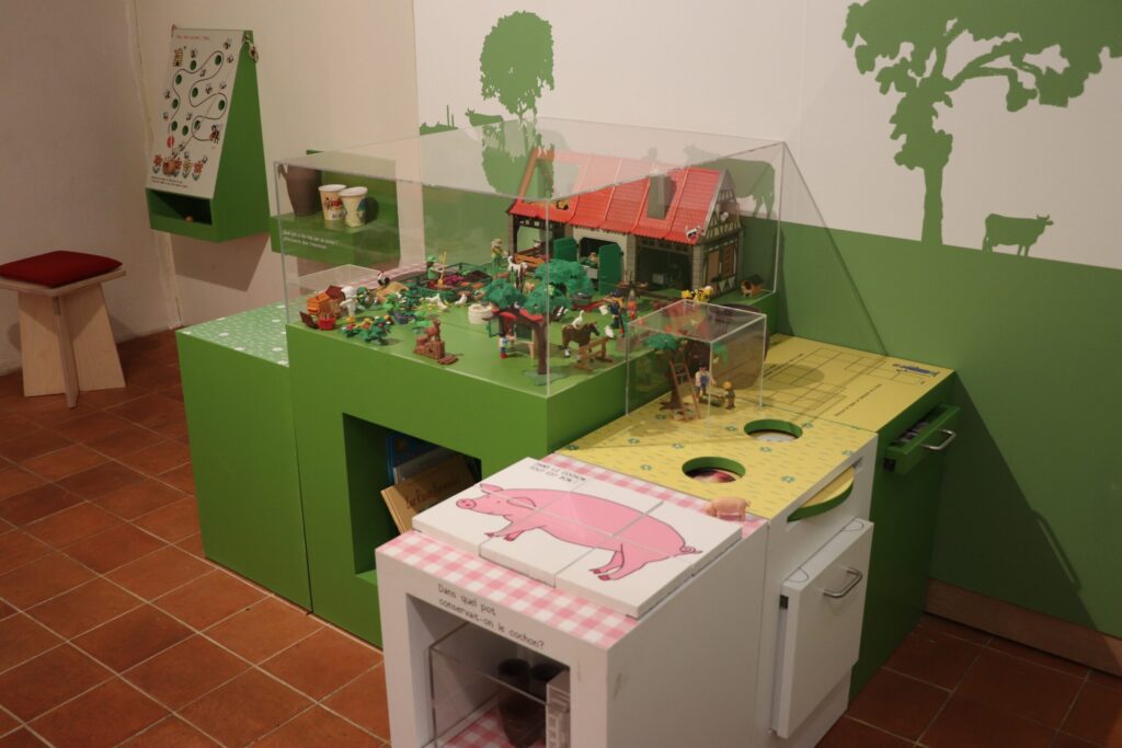 des modules de jeux pour expliquer aux enfants la vie et le travail des anciens potiers